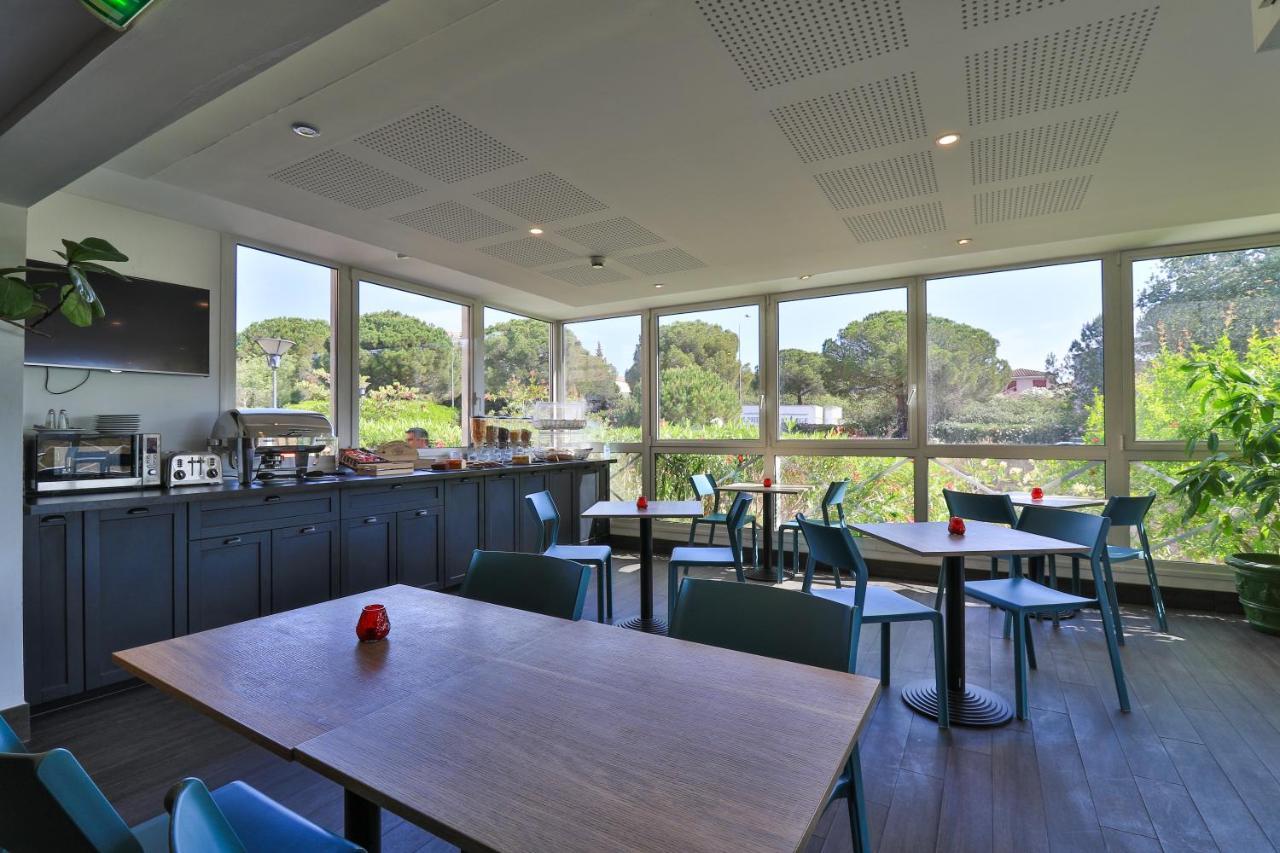 Hotel Restaurant Kyriad Fréjus Екстериор снимка