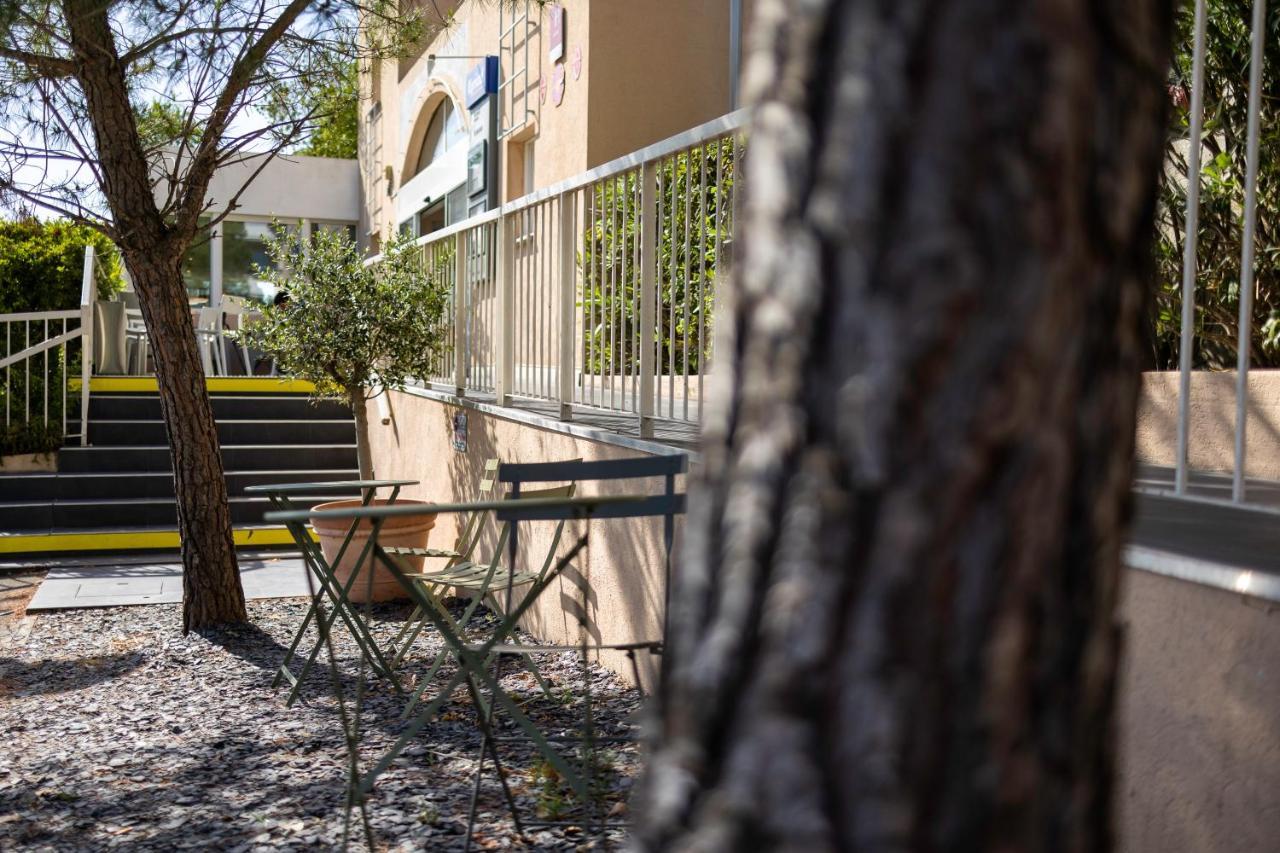 Hotel Restaurant Kyriad Fréjus Екстериор снимка