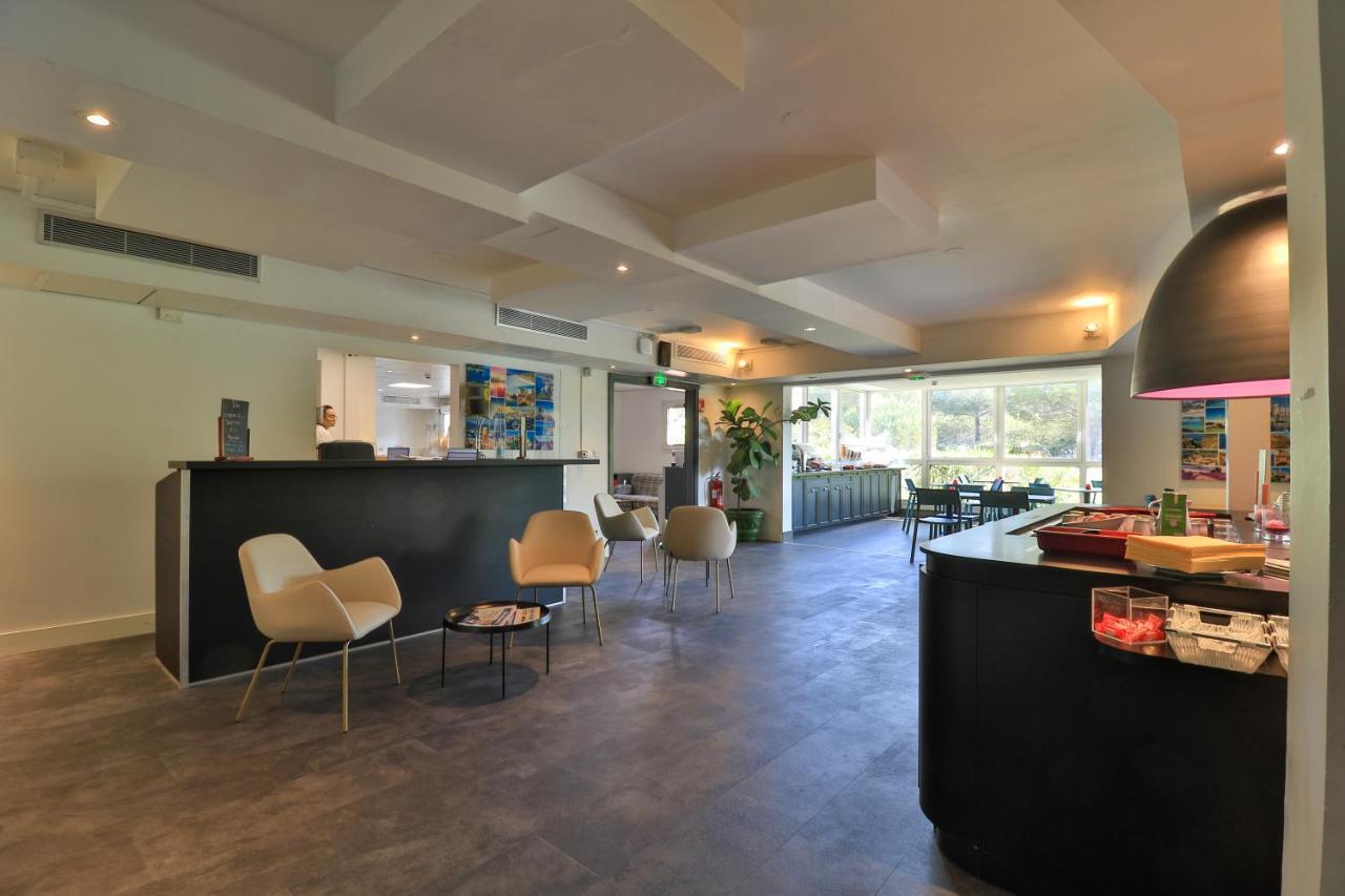 Hotel Restaurant Kyriad Fréjus Екстериор снимка