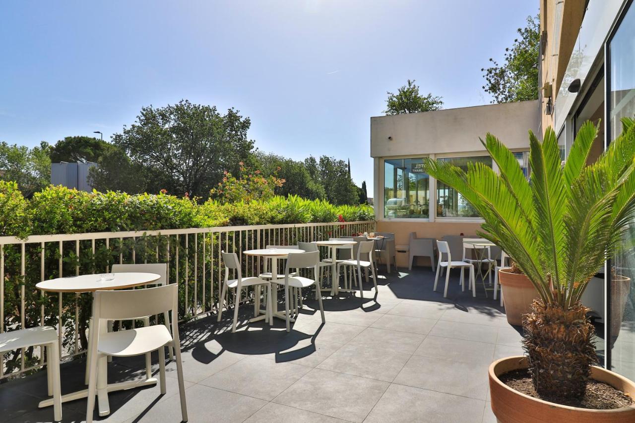 Hotel Restaurant Kyriad Fréjus Екстериор снимка