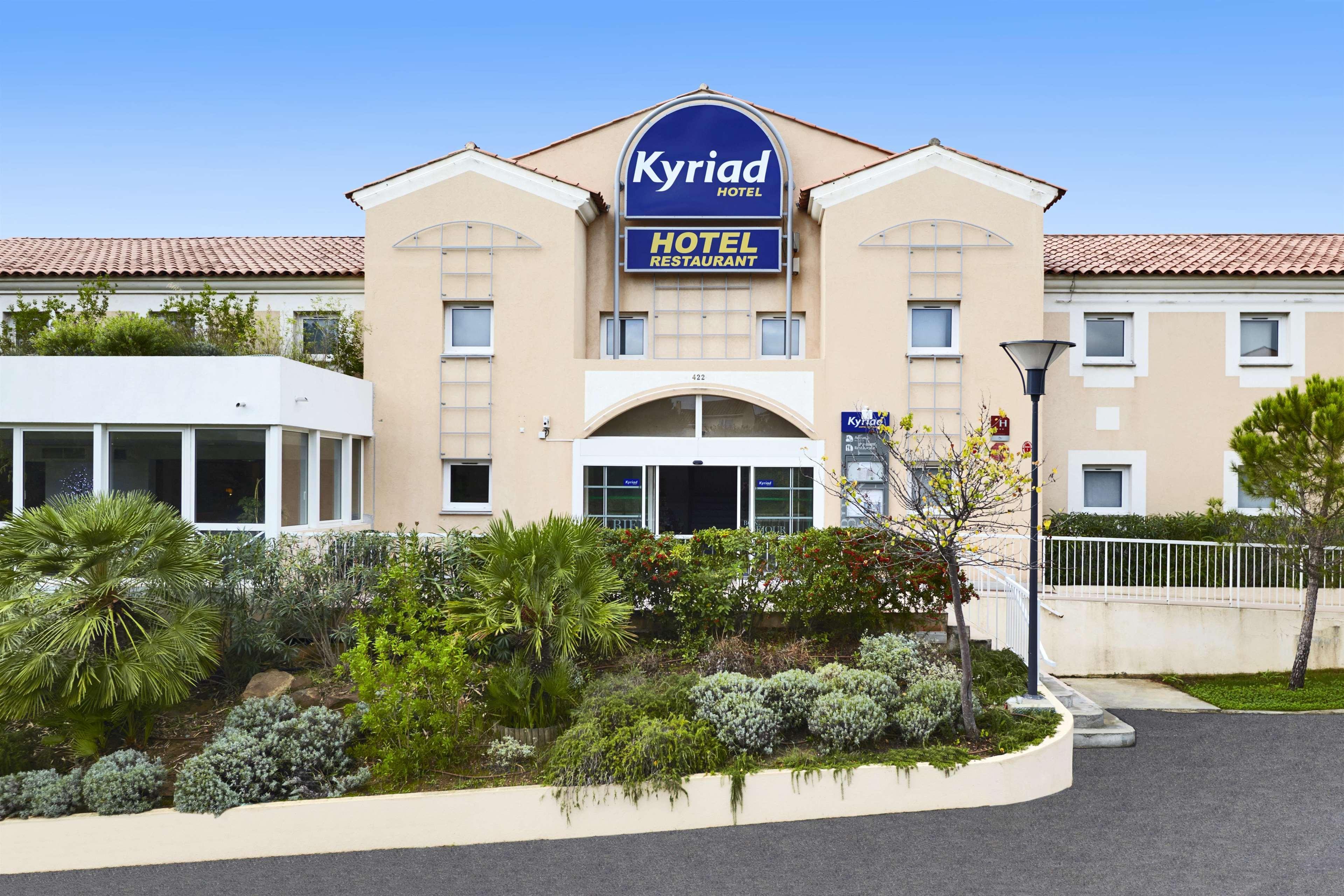 Hotel Restaurant Kyriad Fréjus Екстериор снимка