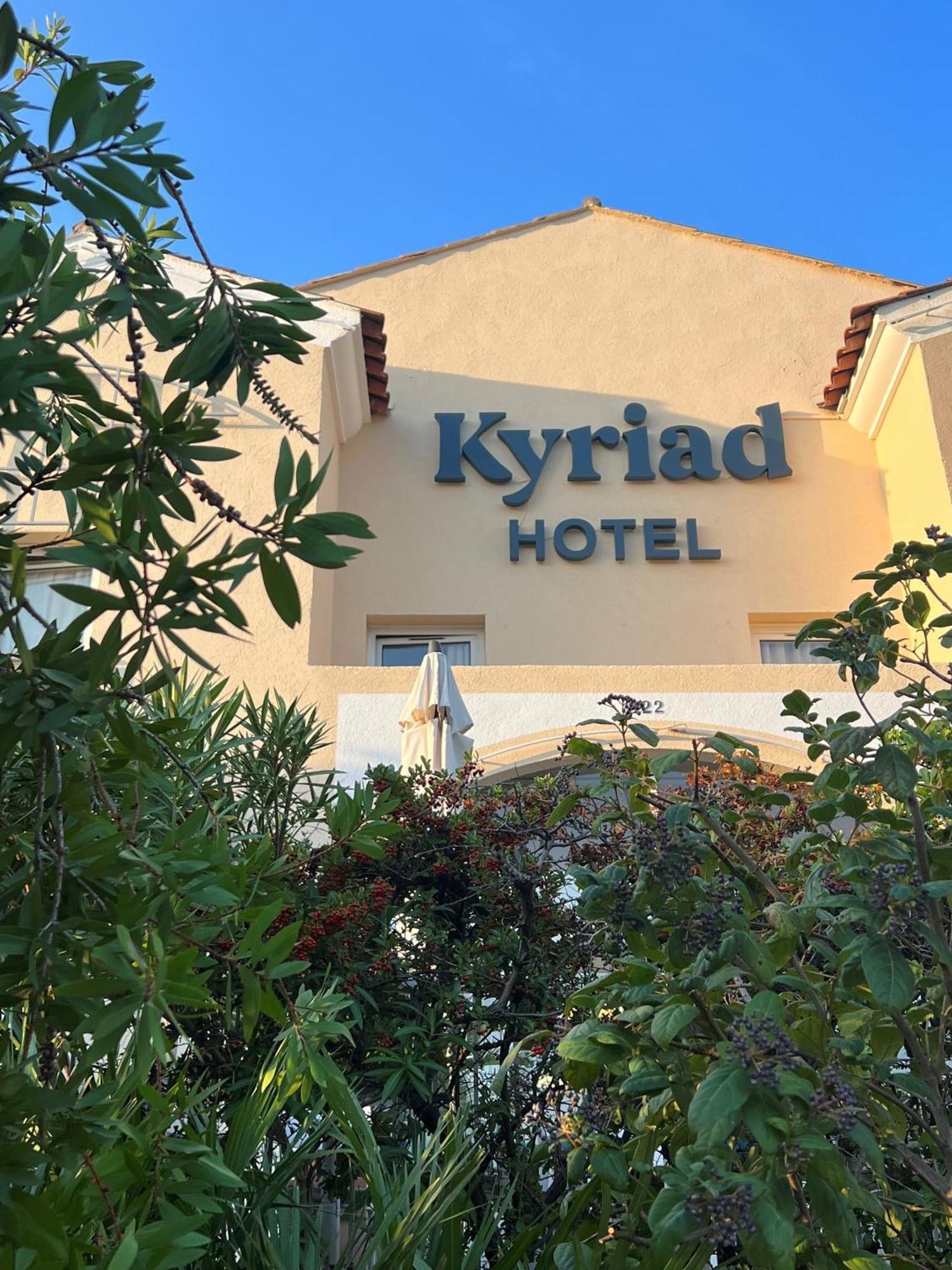 Hotel Restaurant Kyriad Fréjus Екстериор снимка