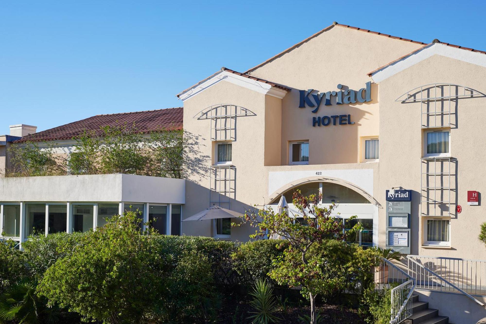 Hotel Restaurant Kyriad Fréjus Екстериор снимка